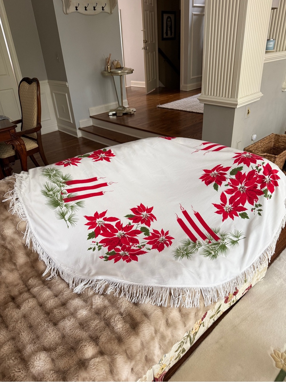 Round Christmas Tablecloth 62” Poinsettia Candle Fringe Mid Century Holiday